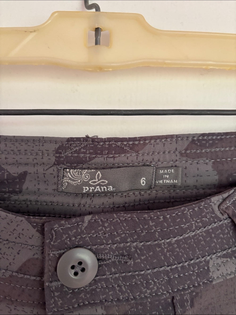 Prana Halle 5in Women's Camo Cargo Shorts in Charcoal and Slate - Picture 2 of 3